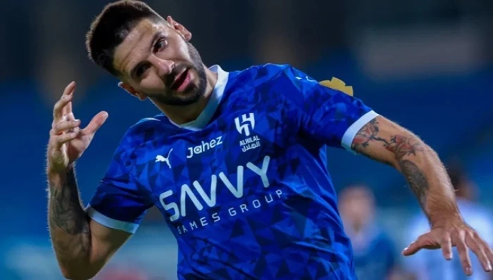 ميتروفيتش يودع نادي الهلال