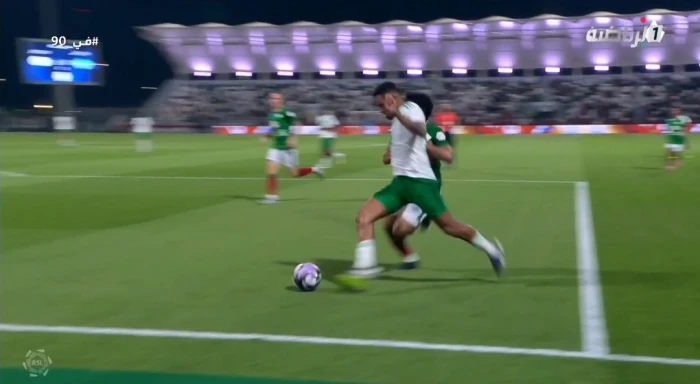 بالفيديو.. نواف شكرالله يكشف عن خطأ فادح لحكم مباراة الأهلي والاتفاق
