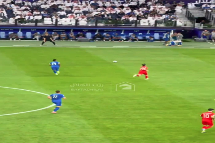 بالفيديو.. انفعال إنزاغي على سالم الدوسري خلال مباراة الهلال والدحيل القطري
