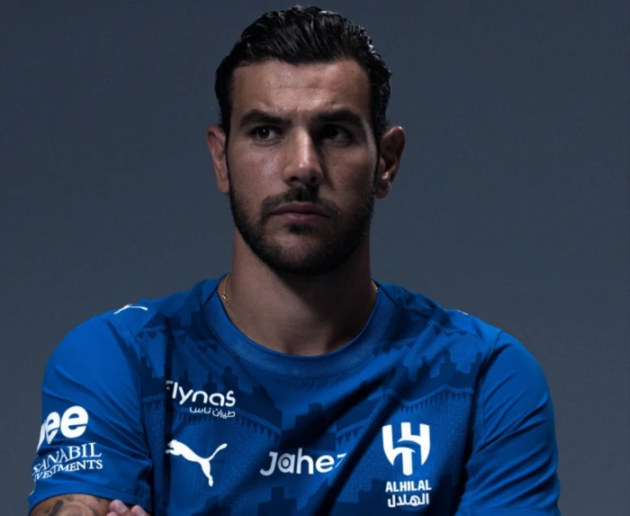 الهلال يحسم صفقة ثيو هيرنانديز.. والكشف عن موعد الإعلان الرسمي