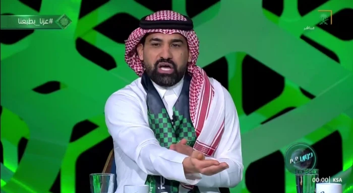 طارت الطيور بأرزاقها ولو دخل يايسله سبورة.. بالفيديو: تعليق ساخر من عطيف بعد ظهور محرز بورقة خلال مباراة بيراميدز