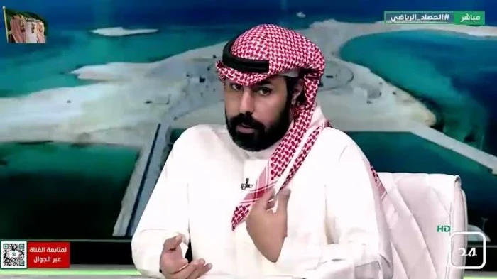 خالد البدر ينشر لقطة مثيرة من مباراة الهلال والأخدود ويتساءل عن تدخل تقنية الفيديو