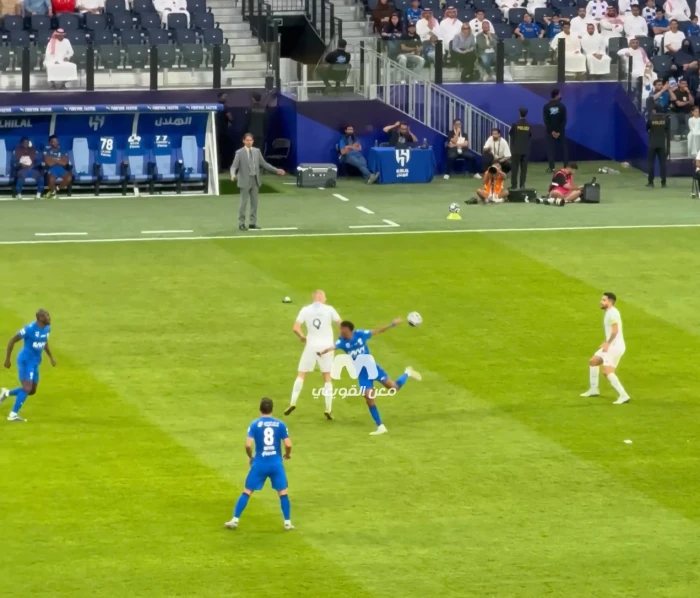 بالفيديو.. غضب إنزاغي ضد ناصر الدوسري خلال مباراة الهلال والأخدود