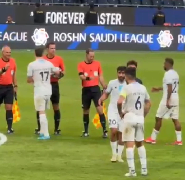 بالفيديو.. رد فعل بيتروس محترف الأخدود بعد الخسارة أمام الهلال