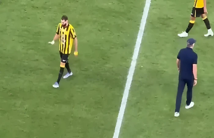 بالفيديو.. غضب بنزيما بعد خسارة الاتحاد أمام النصر