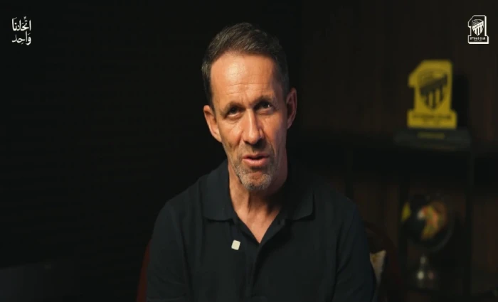 بالفيديو.. رامون بلانيس المدير الرياضي بالاتحاد يسرد كواليس الساعات الأخيرة قبل إقالة لوران بلان