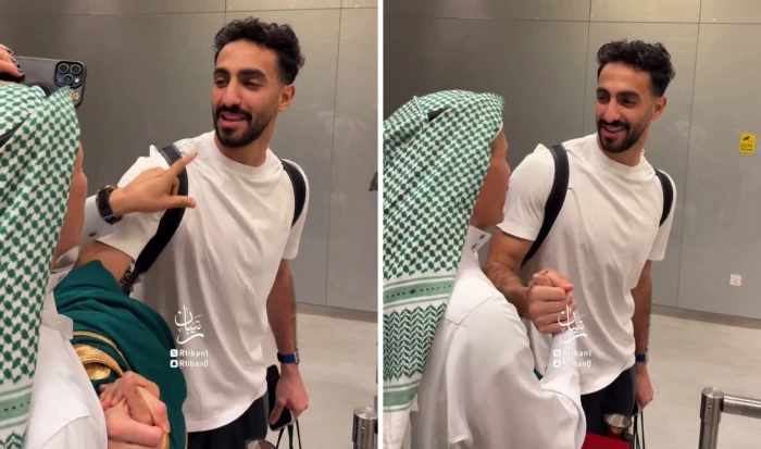 بالفيديو: الفريان يفاجئ "نواف العقيدي" بهدية بعد تأهل السعودية لكأس العالم