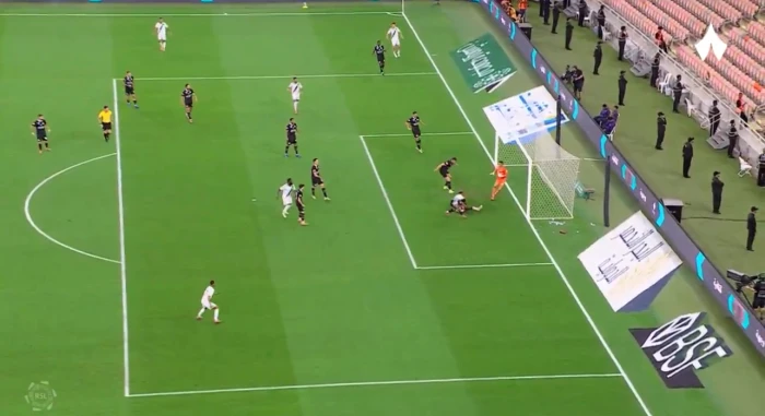 بالفيديو: ركلة الجزاء المحتسبة للأهلي أمام الشباب تُشعل الجدل في دوري روشن