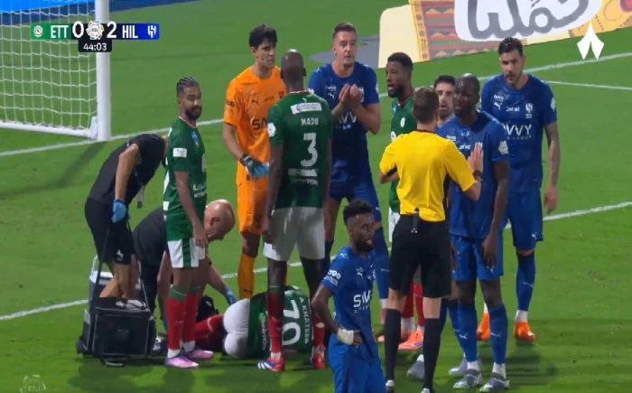 شاهد.. لحظة إصابة مدافع الاتفاق عبدالله الخطيب أمام الهلال