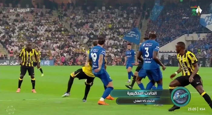 بالفيديو.. خبير تحكيمي يكشف حقيقة وجود ركلة جزاء غير محتسبة للاتحاد أمام الهلال