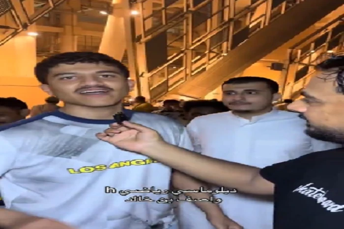 من الاتحاد إلى النصر.. بالفيديو: ردة فعل غريبة من مشجعين بعد الخسارة أمام الهلال!