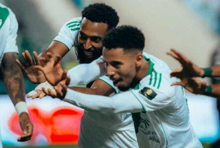 بالفيديو..الأهلي يفوز على الباطن بثلاثية نظيفة ويتأهل لربع نهائي كأس الملك