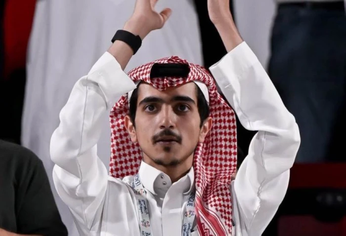 "من ينكر ضوء الشمس".. المنجم يرد على العميري بعد مقارنته بين جماهير الشباب والفتح