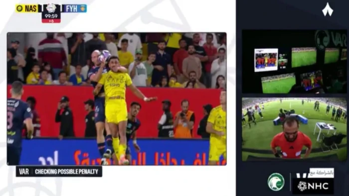 «خبير تحكيمي» يحسم الجدل بشأن ركلة الجزاء المحتسبة للنصر أمام الفيحاء