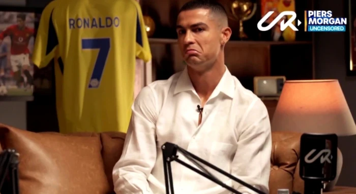 بالفيديو.. ردة فعل مفاجئة من كريستيانو رونالدو بعد مقارنته بميسي