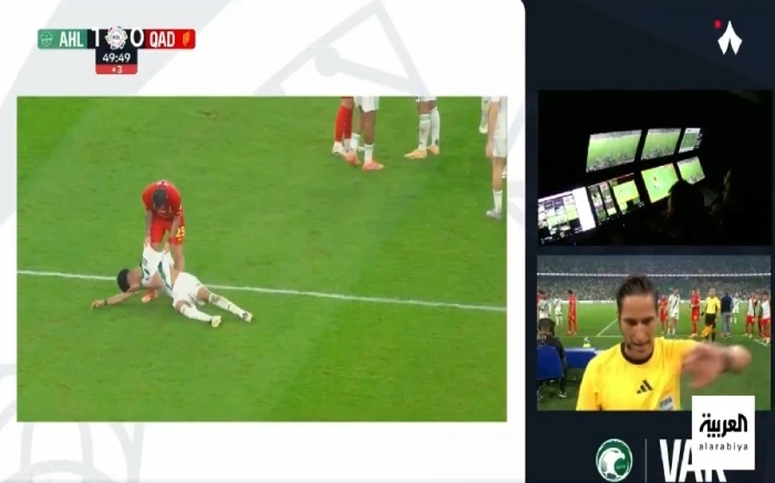 بالفيديو.. عصام عبدالفتاح يحسم الجدل بشأن طرد زياد الجهني وركلة جزاء توني أمام القادسية