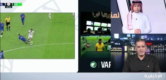 بالفيديو: الغندور يحسم الجدل بشأن طرد لاعب الهلال ناصر الدوسري أمام الفتح