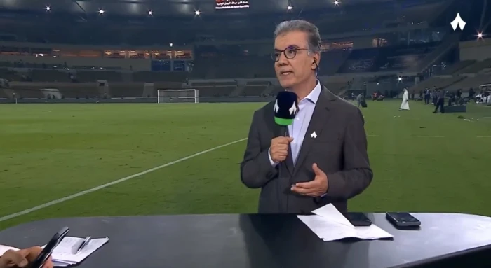 هل تغيير طريقة اللعب كان سببًا في تألق الاتحاد أمام الشباب؟ بالفيديو: طارق ذياب يُجيب