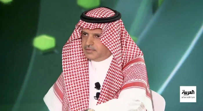 «ارتكبت أخطاء واضحة».. بالفيديو.. رسائل مسلي آل معمر بشأن تعاقدات الأندية مع الأجانب تحت السن!