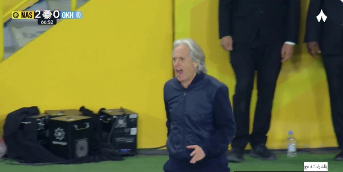 بالفيديو.. جيسوس يعبر عن غضبه بعد إلغاء هدف رونالدو الثالث في شباك الأخدود