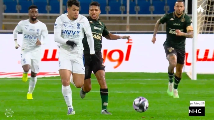 خبير تحكيمي يحسم الجدل بشأن طرد لاعب الخلود عبدالرحمن الدوسري أمام الهلال