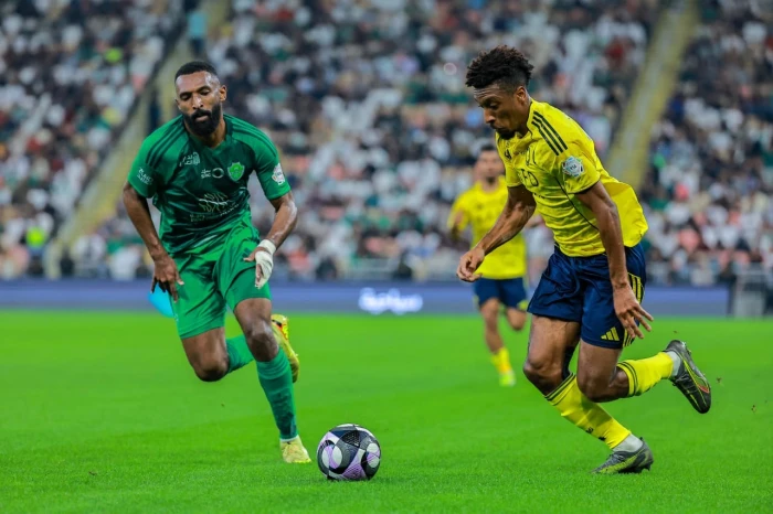 خبير تحكيمي يكشف عن ركلة جزاء غير محتسبة للنصر أمام الأهلي