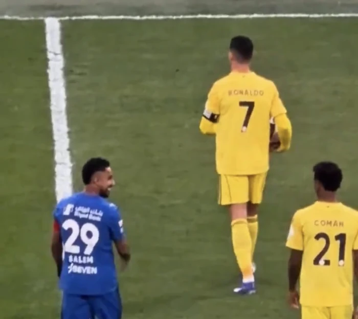 بالفيديو.. سالم الدوسري يسخر من ردة فعل كريستيانو رونالدو بعد طرد نواف العقيدي