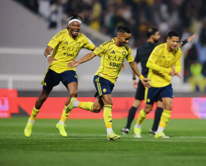 بالفيديو.. النصر يفوز على ضمك بثنائية ويشعل صراع الصدارة في دوري روشن