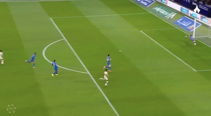 بالفيديو.. هدف الفيحاء الملغي أمام الهلال في دوري روشن