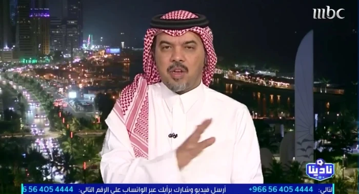 بالفيديو.. الصنيع يعلق على تصرف غريب من مدرب نيوم في مباراة الأهلي