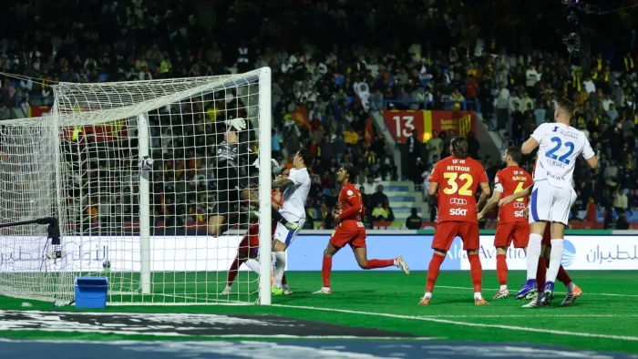 بعد الجدل التحكيمي.. القادسية يصعد أزمة مباراة الهلال بطلب مفاجئ