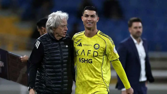 شرط لتجديد عقده.. جيسوس يضع مستقبله مع النصر في يد كريستيانو رونالدو
