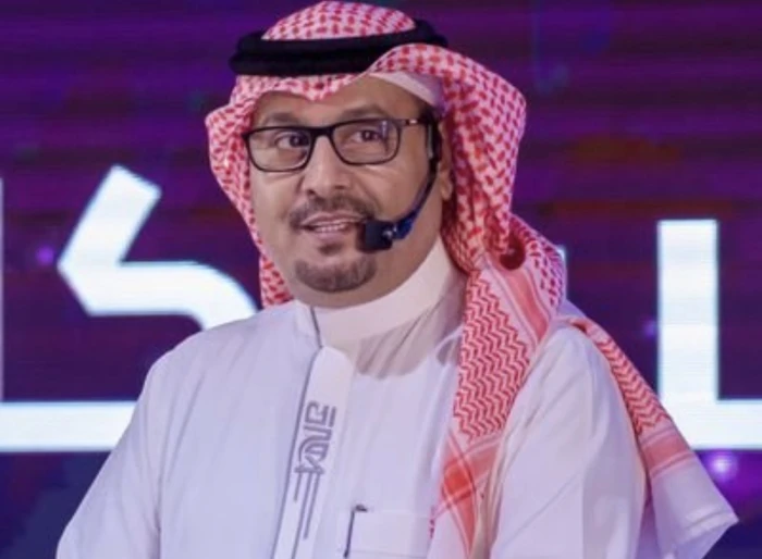 الشهري يوضح تصريحاته بشأن طلب حكام أجانب وتقييد صرف المكافآت وتأثيره على الشباب