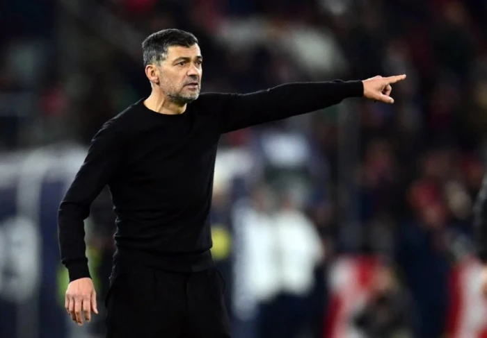 «نقاش تحول إلى مشادة».. تفاصيل أزمة كونسيساو مدرب الاتحاد مع حامد الغامدي