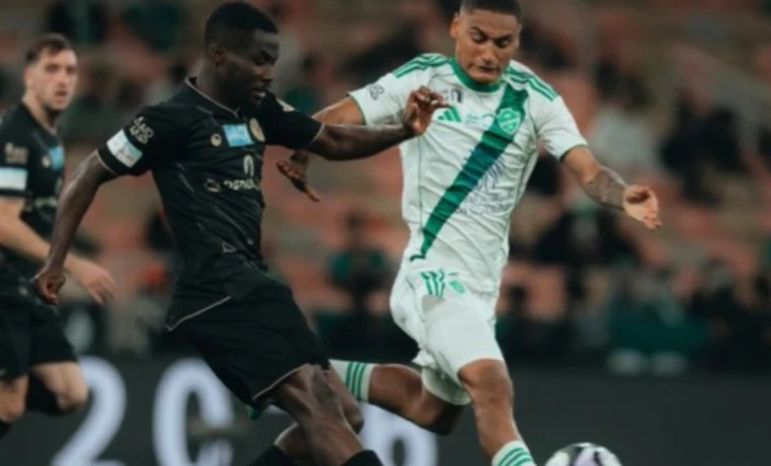 بالفيديو: الأهلي يكتسح ضمك بثلاثية نظيفة في الدوري