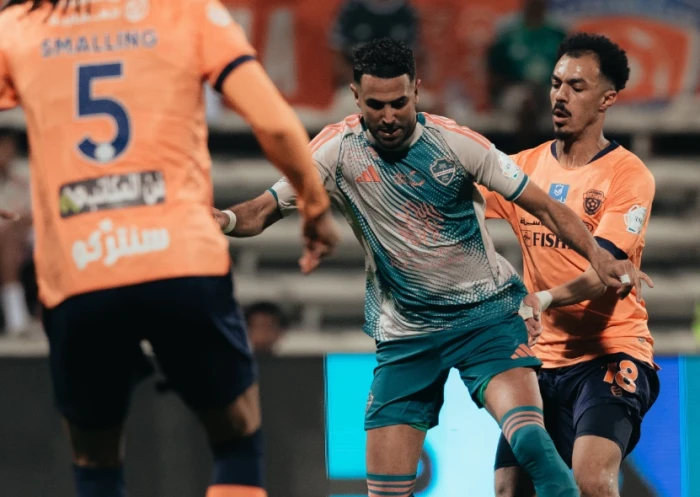 بالفيديو..الأهلي يتعادل "1-1" مع الفيحاء في الدوري