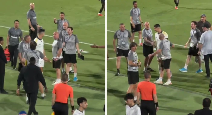 بالفيديو.. نقاش حاد بين إداري الشباب ورونالدو عقب نهاية الشوط الأول