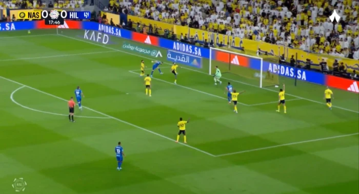 بالفيديو..هدف ملغي للاعب الهلال بنزيما أمام النصر