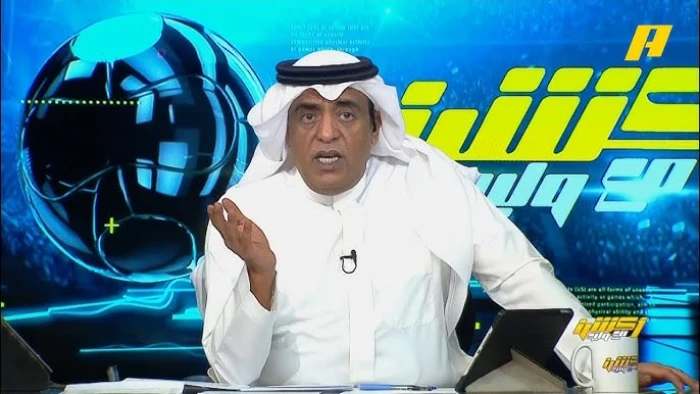 مثل كرة نار الجميع يرمونها على بعض.. بالفيديو: تعليق مفاجئ من الفراج بشأن خروج بنزيما من الاتحاد: كسروا خلفه زير