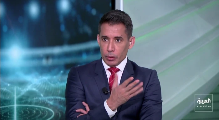 بالفيديو.. القوس: المفرج ابن كرة القدم لكن تجيب رئيس تنفيذي لشركة أثاث أو محل مواعين وتعيّنه في مجال كرة القدم.. من يقصد؟
