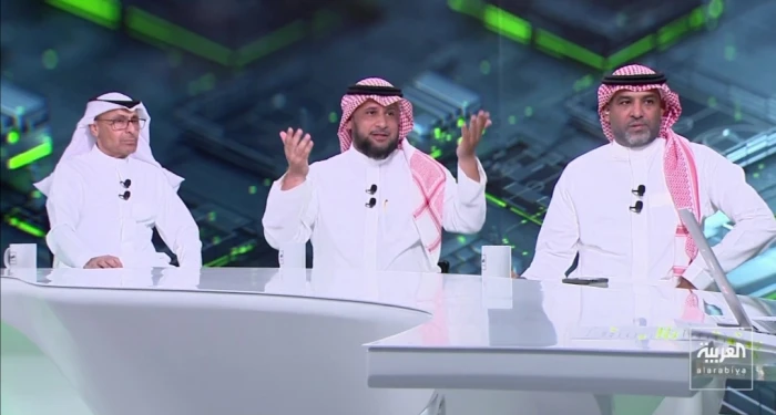 بالفيديو..  الزهراني يعلق على دخول العويس إلى أرض الملعب خلال كلاسيكو الهلال والاتحاد
