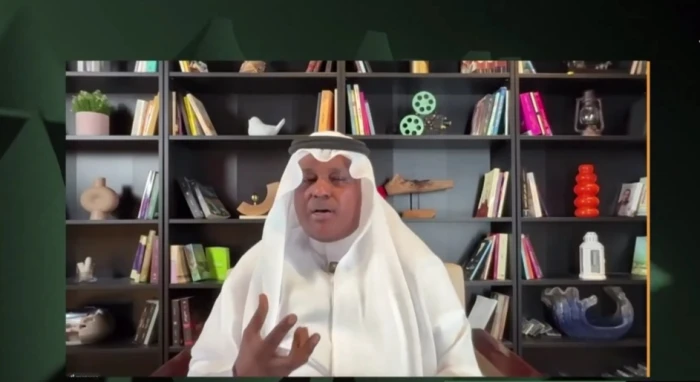بالفيديو.. فلاته يعلق على أنباء إبعاد مدرب الاتحاد: «إذا الإدارة الجديدة تفكر في تغييره.. سلامات!»