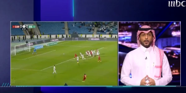 بالفيديو.. المرداسي يكشف عن خطأين فادحين لحكم مباراة الأهلي وضمك